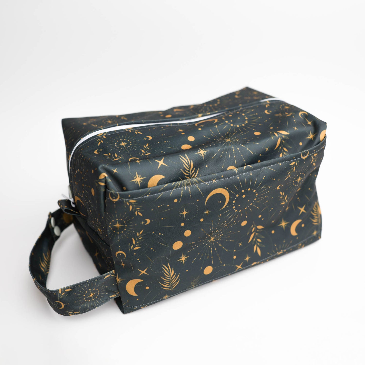 Reversible Storage Travel Cube Diaper Pod with Exterior Storage Pocket
