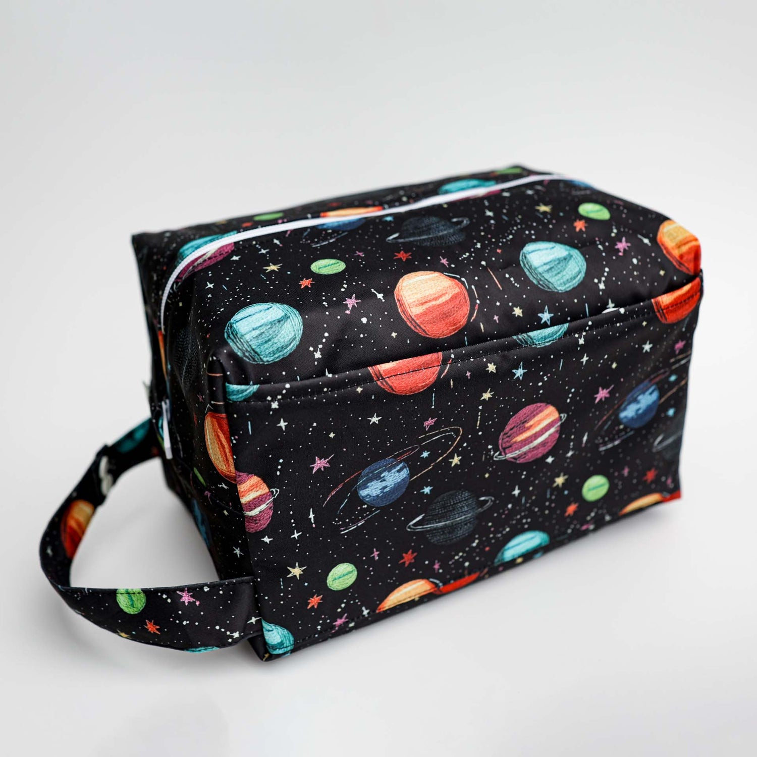 Reversible Storage Travel Cube Diaper Pod with Exterior Storage Pocket