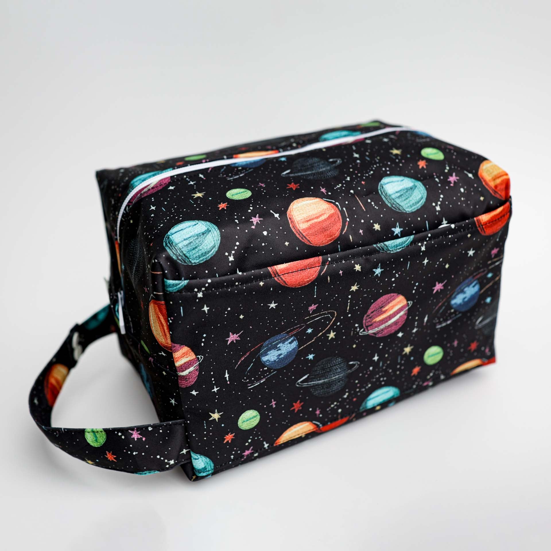 Reversible Storage Travel Cube Diaper Pod with Exterior Storage Pocket