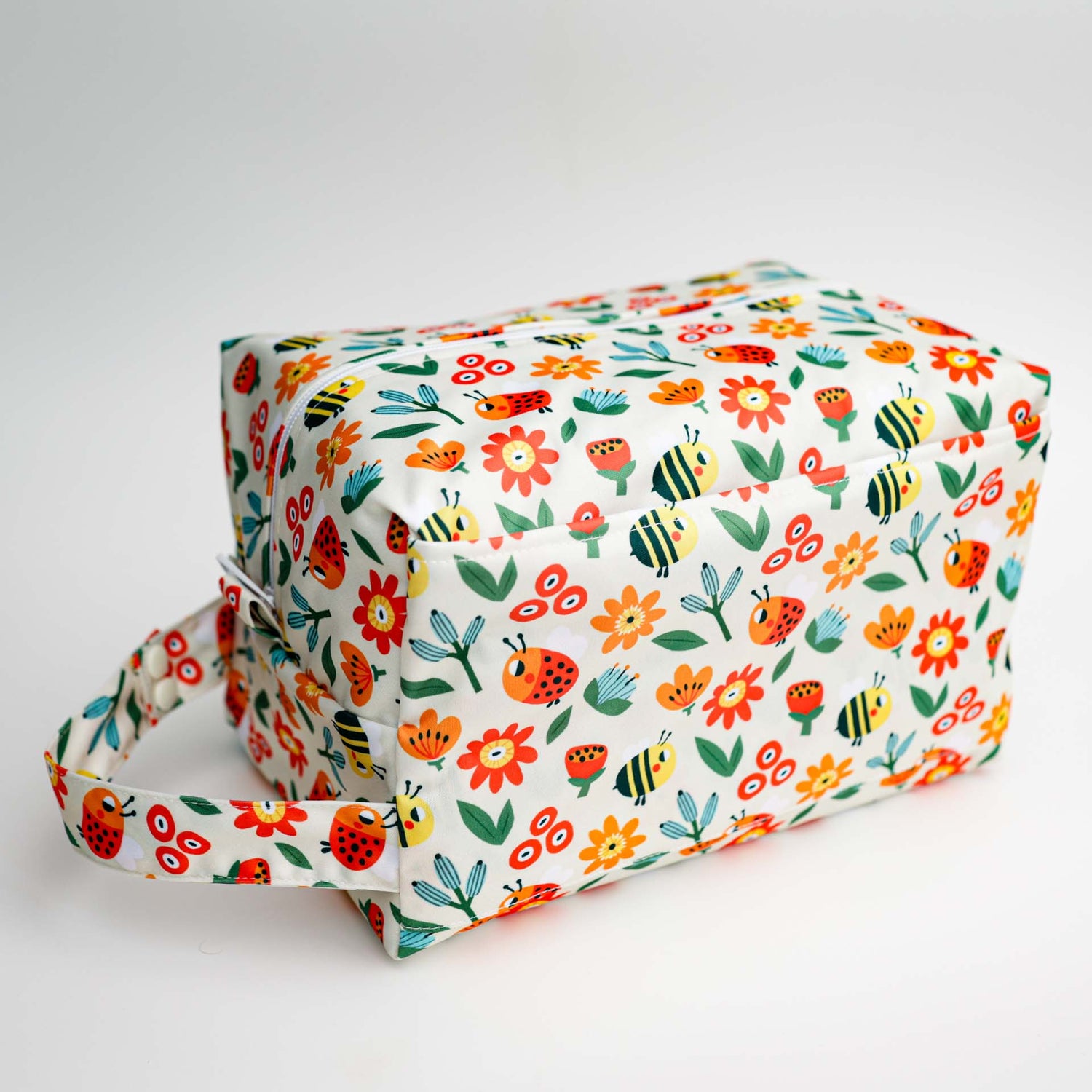 Reversible Storage Travel Cube Diaper Pod with Exterior Storage Pocket