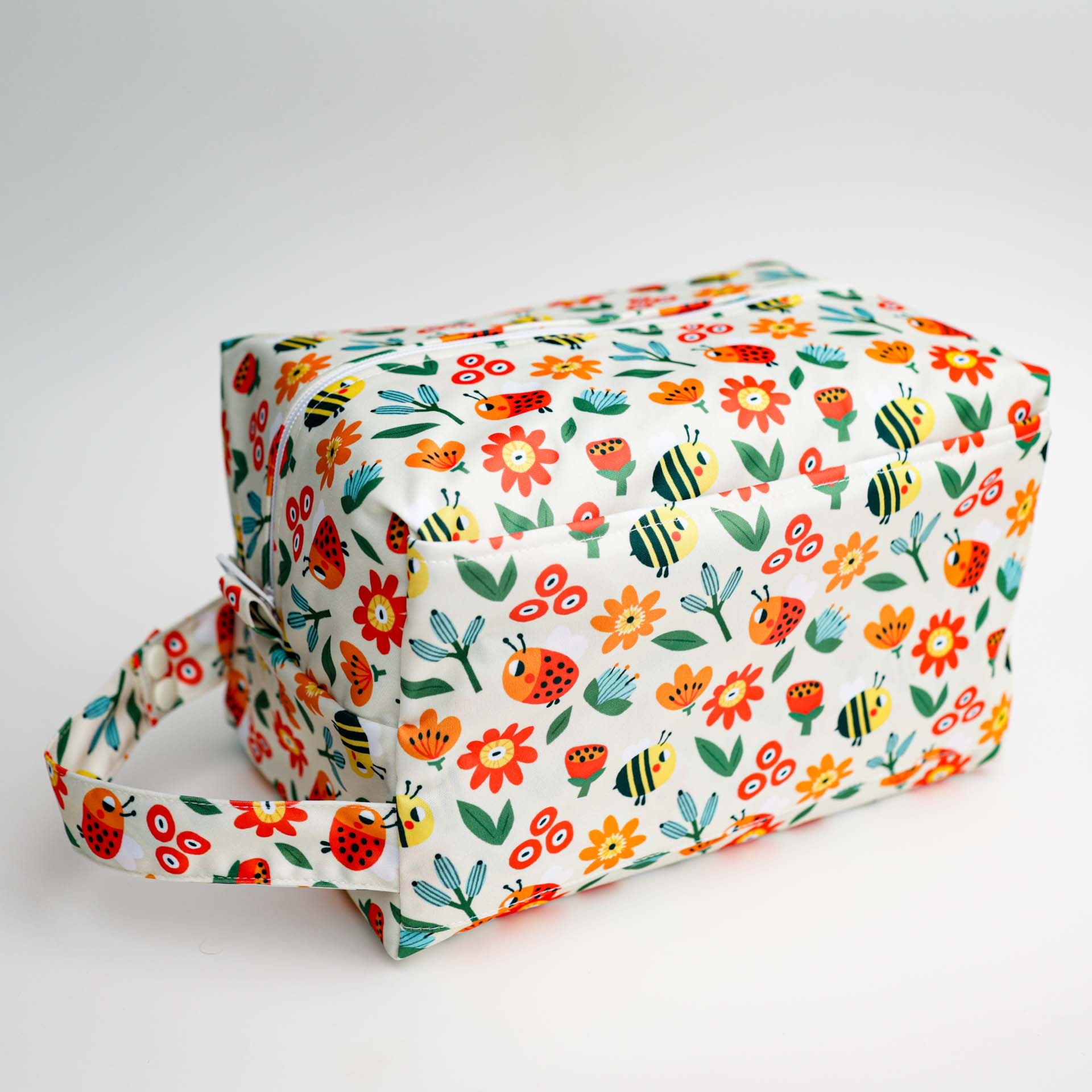 Reversible Storage Travel Cube Diaper Pod with Exterior Storage Pocket