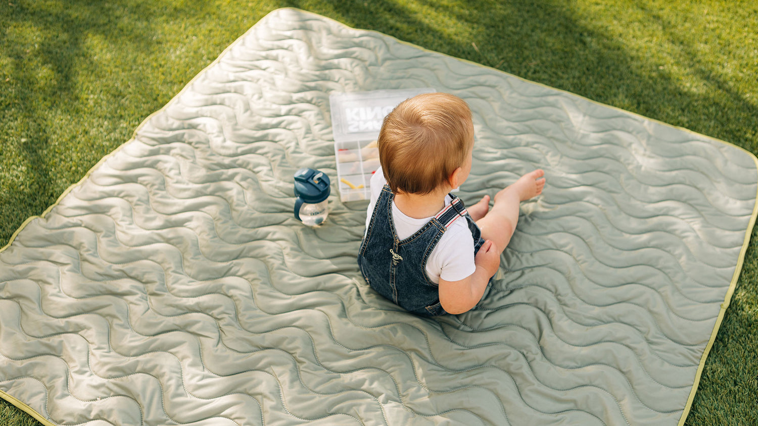 giant outdoor waterproof playmat play blanket machine washable stadium adventure blanket toddler kids play 