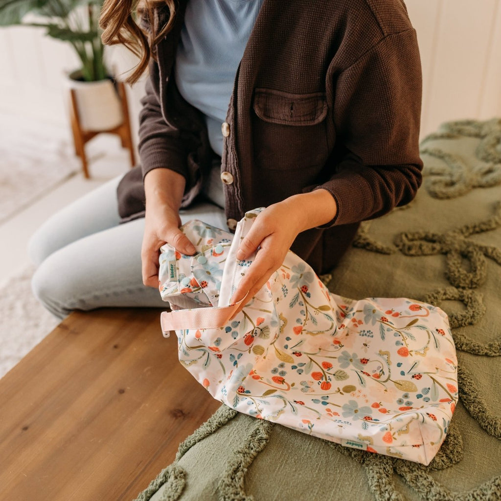 -Modern-Cloth-Diapers-Wet Bag-Kinder Cloth Diaper Co.-Pittsburgh-Based-Small-Business-Woman-Owned