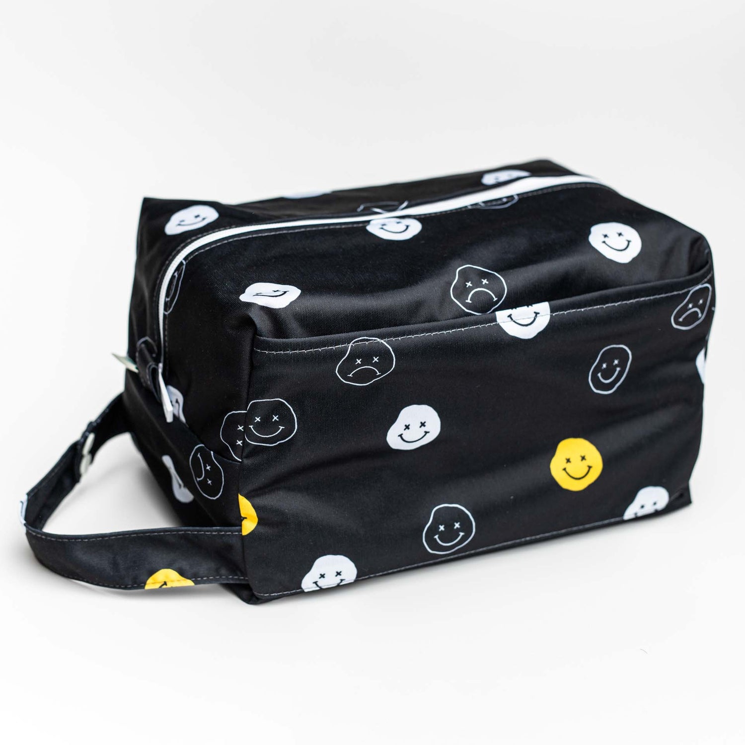 Reversible Storage Travel Cube Diaper Pod with Exterior Storage Pocket